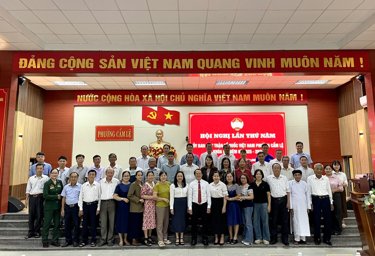 Các vị Ủy viên mới ra mắt Hội nghị