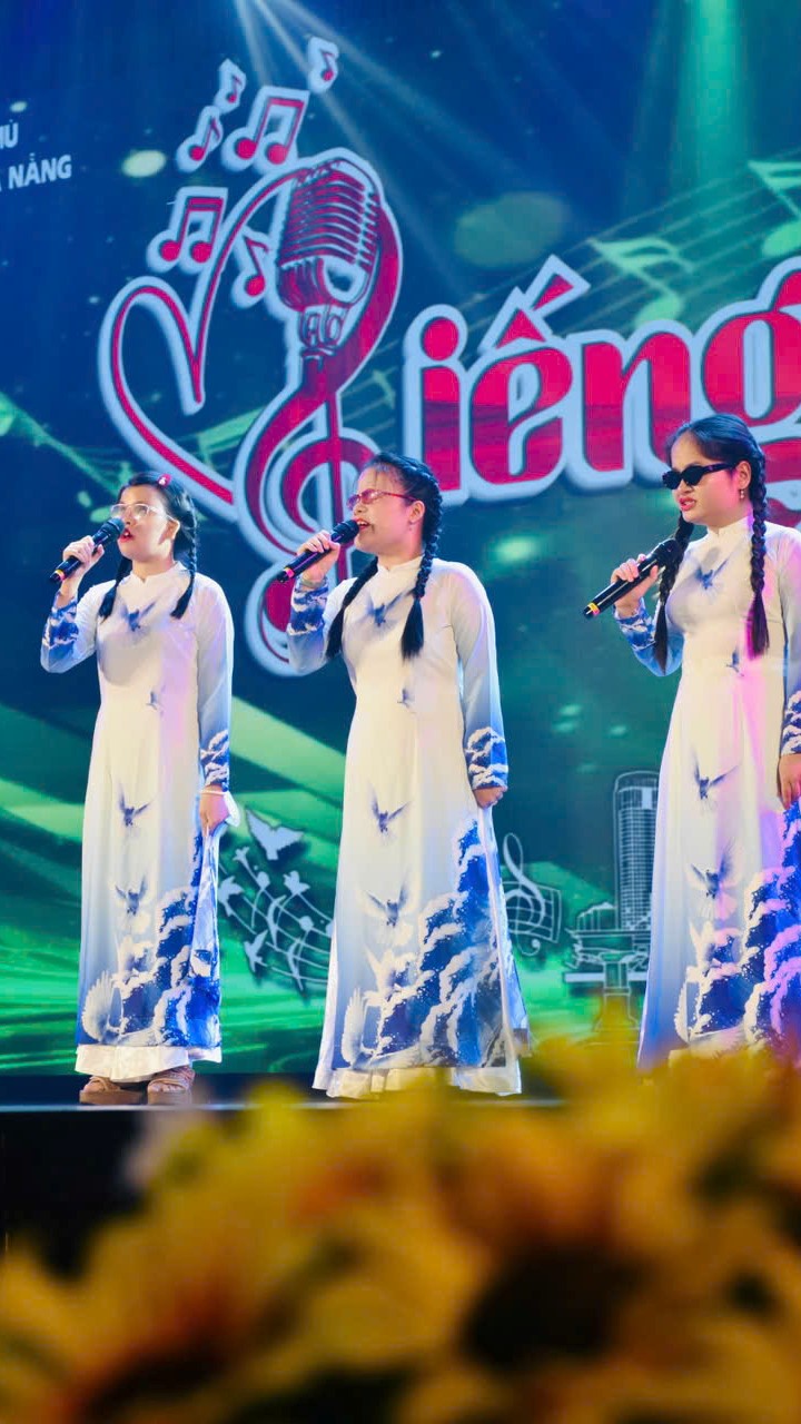 Tiết mục tam ca Nơi đảo xa